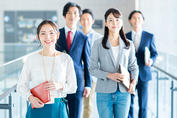 物流系から事務系まで<br class="pcElement">豊富な人材情報